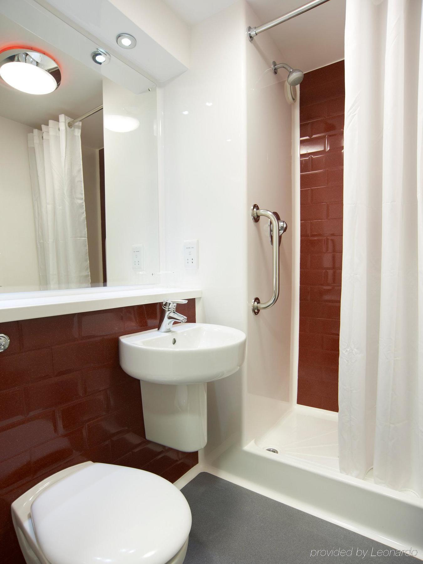 Travelodge Edinburgh Central Princes Street — Photos 2